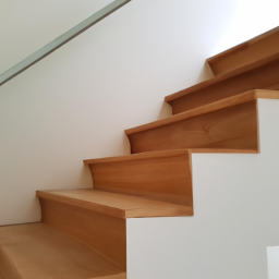Garde corps en verre : optez pour la modernité et la luminosité dans votre escalier Dannes